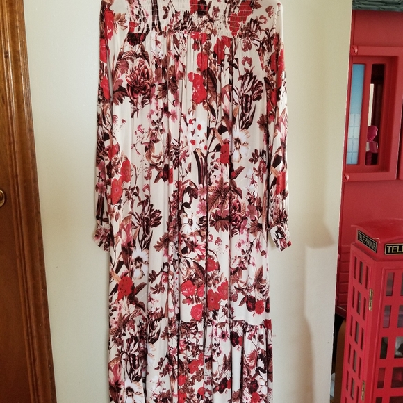 H&M dress with a stand up collar - Picture 4 of 4